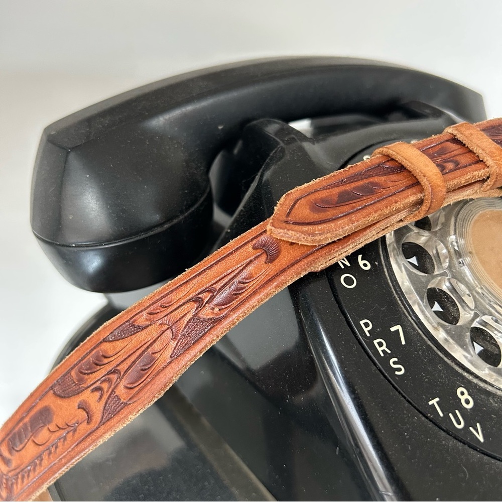 Genuine Leather Hand-carved Belt - Picture 3 of 7